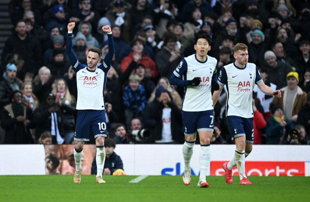 2分，又是2分！顶薪中锋被34岁老将羞辱，球迷嘲讽：这表现真的可以