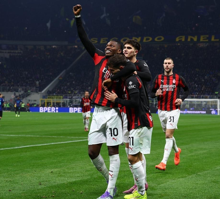 蓉城客战神户首发：韦世豪、周定洋在列，罗慕洛、费利佩登场