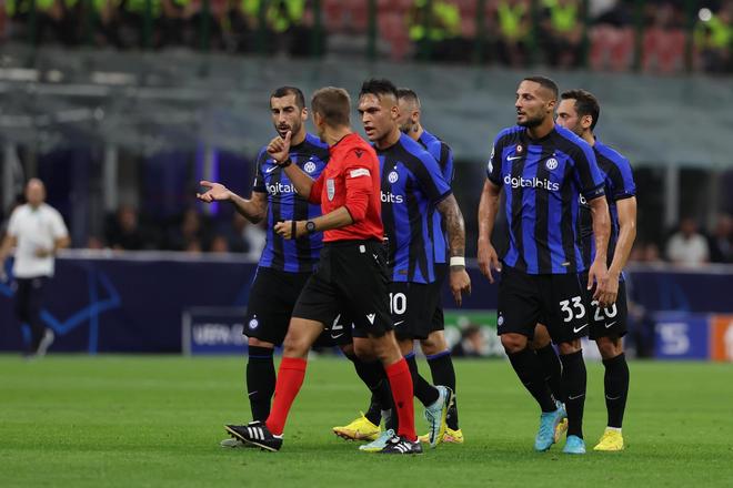 世体：亚马尔和拉菲尼亚可复出对阵毕巴，佩德里还无法出场（世体：亚马尔、拉菲尼亚有望复出战毕尔巴鄂，佩德里仍缺阵）